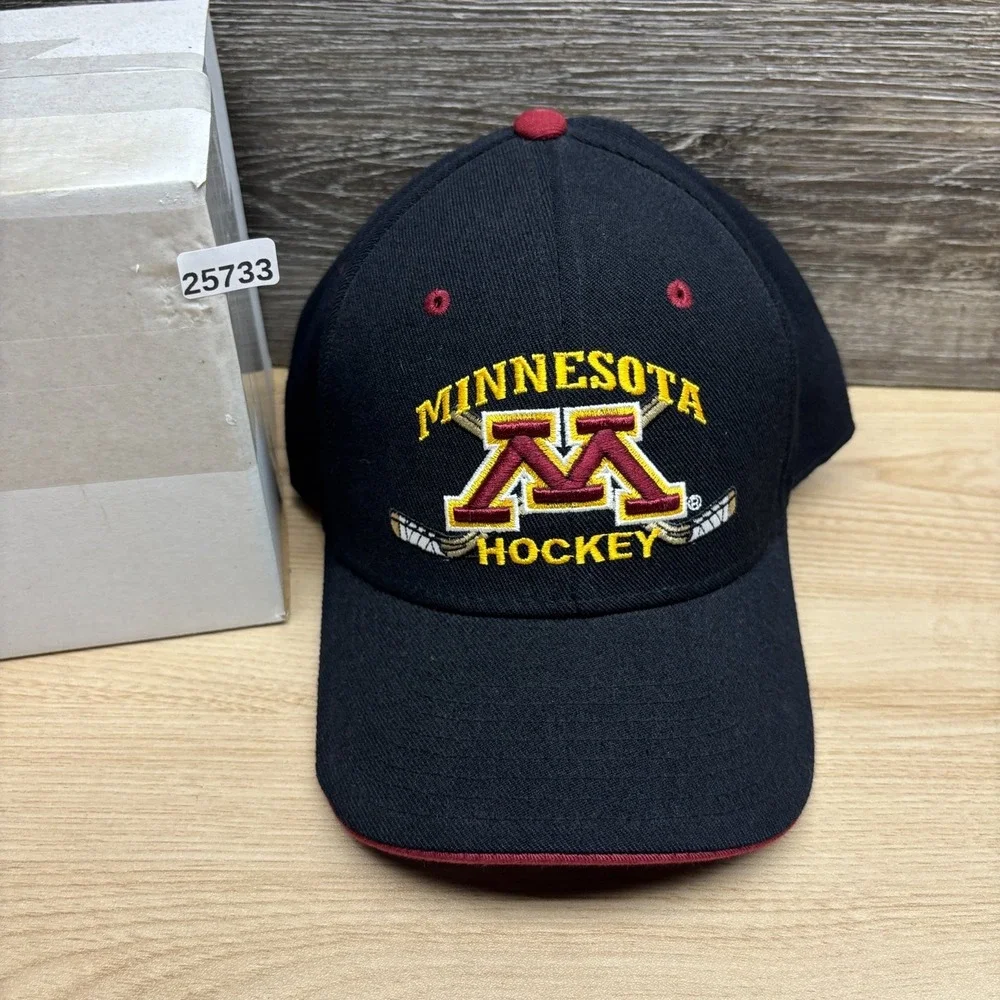 Vintage Minnesota Golden Gophers Hat Cap Fitted 7 1/2 Black Hockey NCAA Zephyr Z